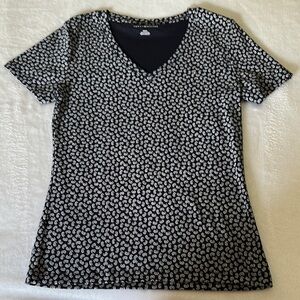 Tommy Hilfiger Women's Black and White Patterned V-Neck Top NWOT